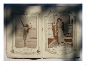 Souvenir Album (USA)  1913