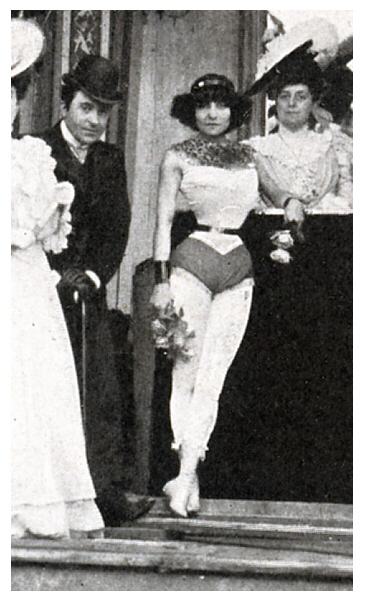 Polaire dans Th&eacute;cla  F&ecirc;te de Neuilly  Juillet 1905 (d&eacute;tail)